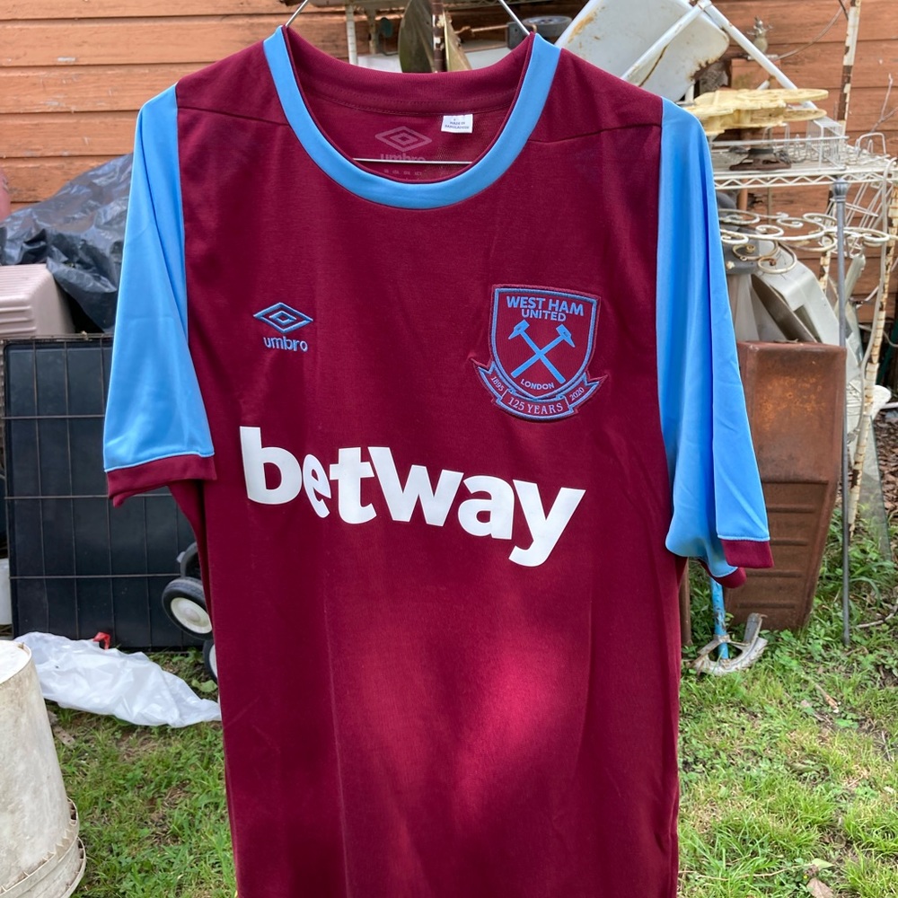 West ham united home jersey size L umbro nwt